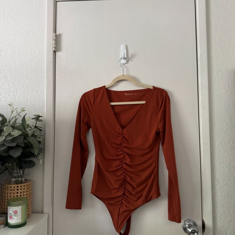 ☀️ ABERCROMBIE & FITCH Long Sleeve Ruched V Neck Bodysuit Rust Orange Brown - Picture 3 of 8